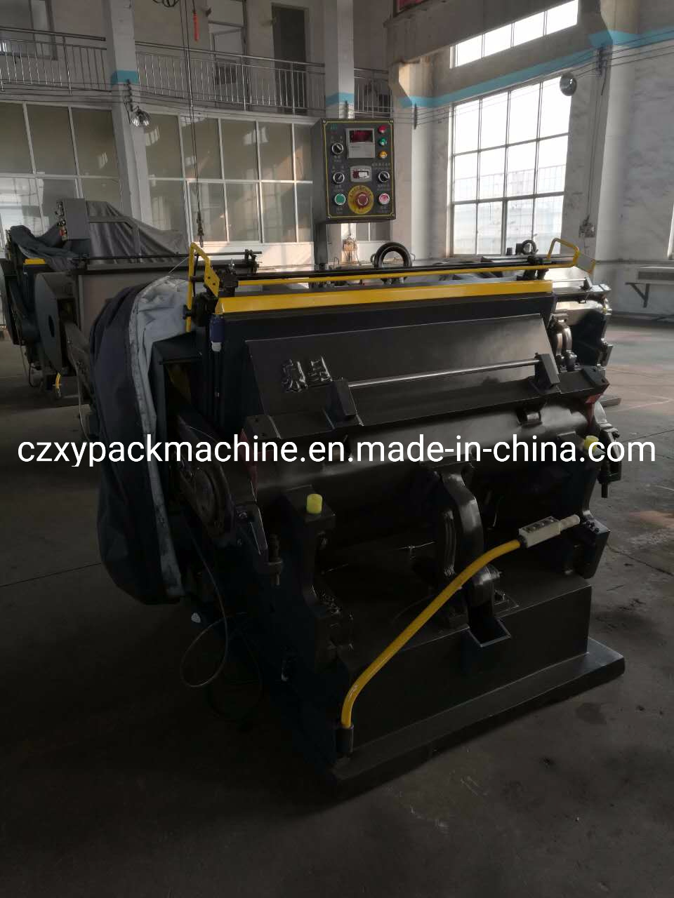 Model 1200 Die Cutting Creasing Machine