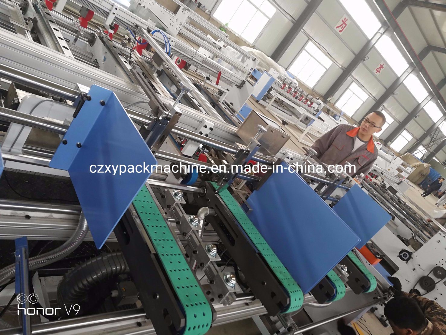 Corrugated Double Pieces Box Forming Folder Gluer Machine with Collecting Tables