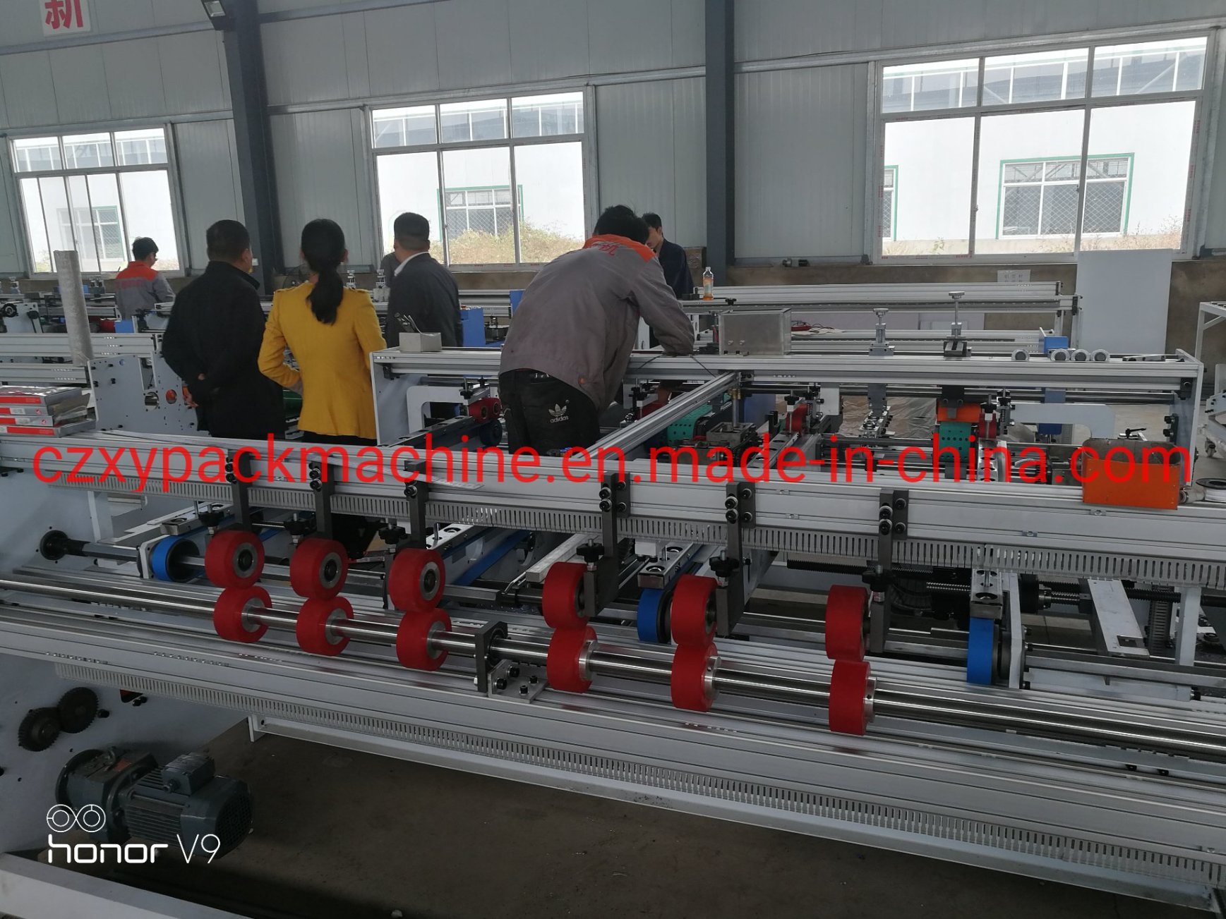 Good Quality Gluing Machine for Double Pieces Cardboard