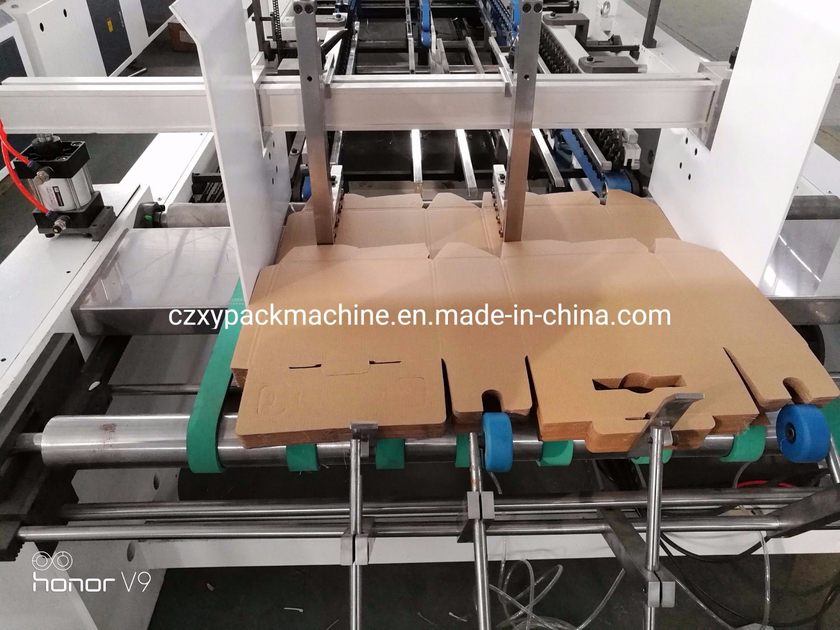 Full Automatic E Flute Corrugated Box Lock Bottom Folder Gluer
