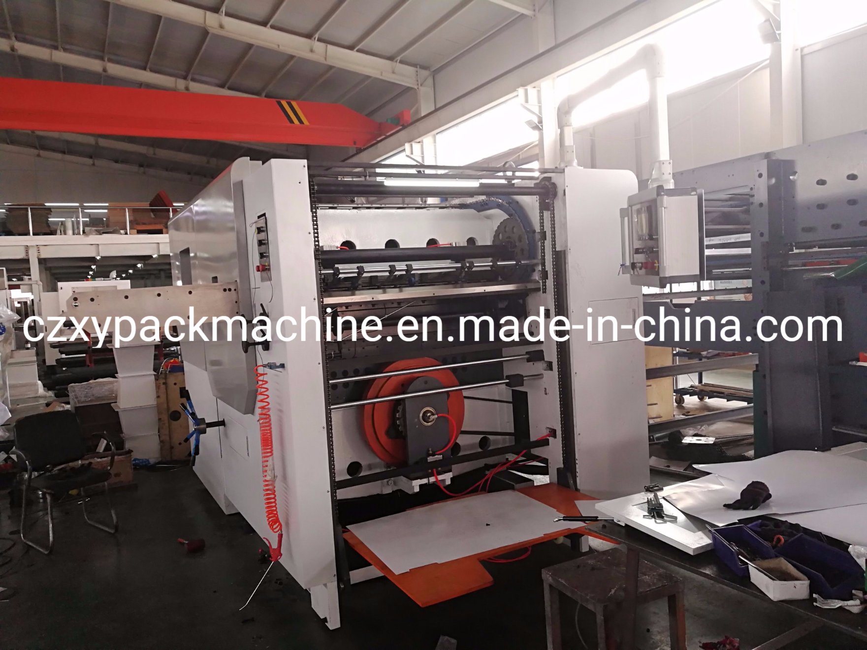 Full Automatic Flat Bed Die Cutting Creasing Machine with Stripping