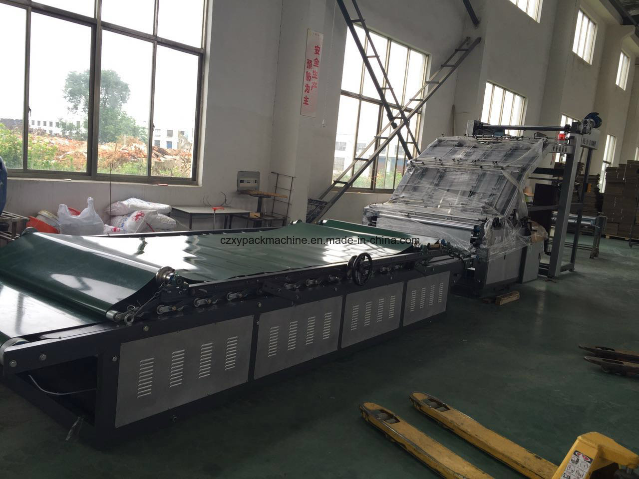 TMJ-1600HII Semi-Automatic Flute Laminator with Automatic Lifting Platform